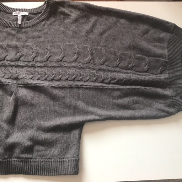 Annalee + Hope Gray Latern sleeves sweater size Large - Picture 6 of 11